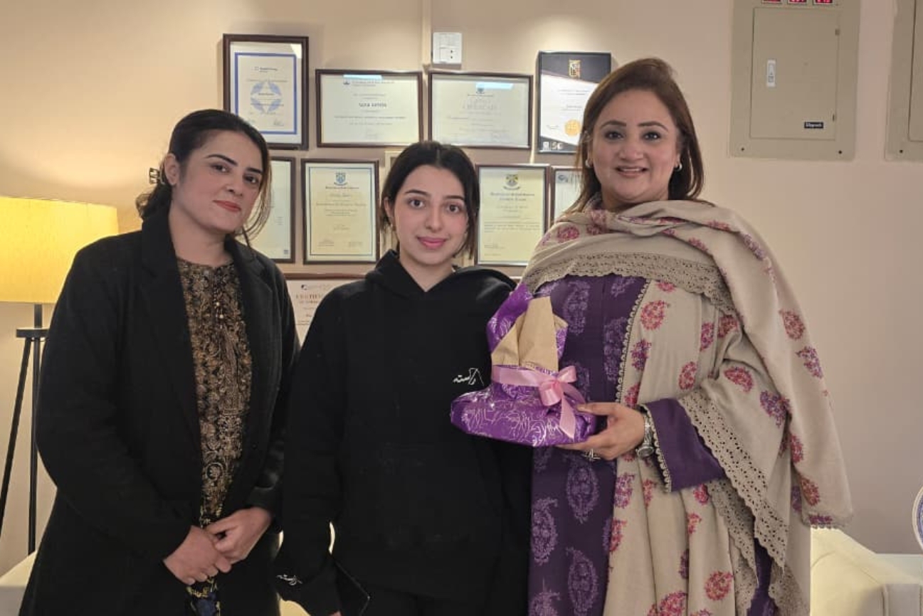 Ms. Sarah Yasir wins Digital Detox & Step Challenge